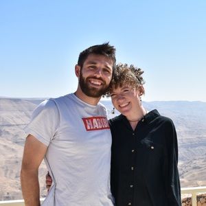 Meet your Posher, Joy